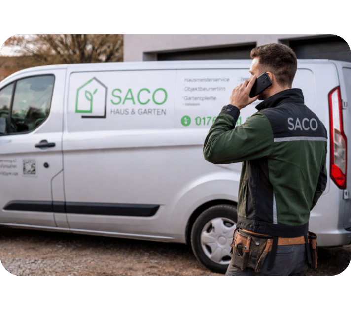 SACO Haus und Garten ruft einen Fachpartner an, um ein Kundenproblem zu klären